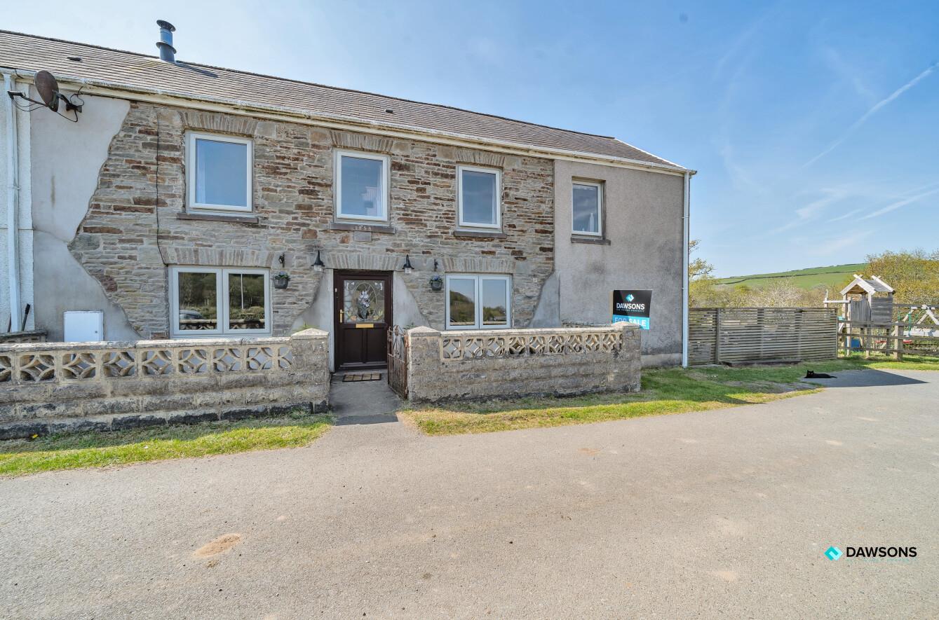 Carmarthen Road, Fforest, Pontarddulais, Swansea, SA4 0FT